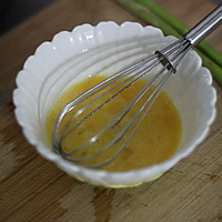 芦笋鸡蛋卷“棒棒糖”的做法图解2