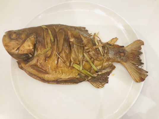 烤鲳鱼的做法