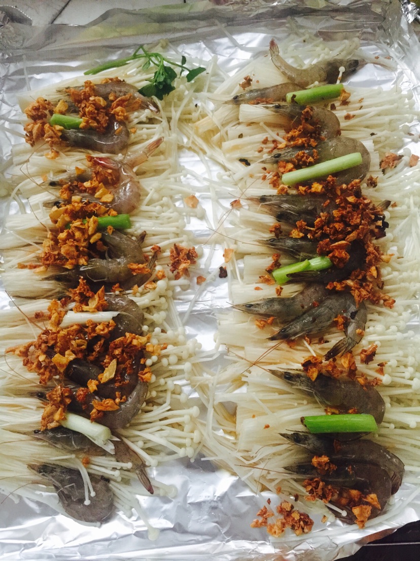 蒜蓉金针菇烤虾的做法图解4