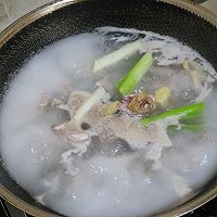 大豆排骨汤的做法图解2