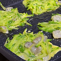 #健康甜蜜烘焙料理#鲜虾萝卜丝饼的做法图解5