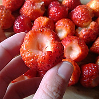 酸甜爽口草莓酱的做法图解1