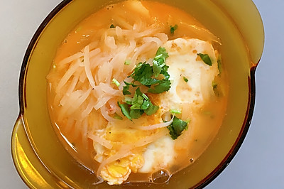 减脂煎蛋萝卜丝虾汤