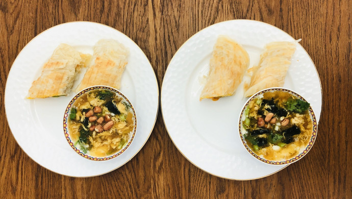 怀念的路边摊早餐：鸡蛋灌饼+豆腐脑