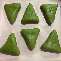 #令人羡慕的圣诞大餐#圣诞小树之抹茶全麦面包的做法图解13