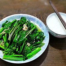 猪油渣炒红脚芥兰