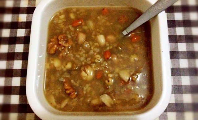 养生莲子八宝粥（早餐这样吃最有营养）