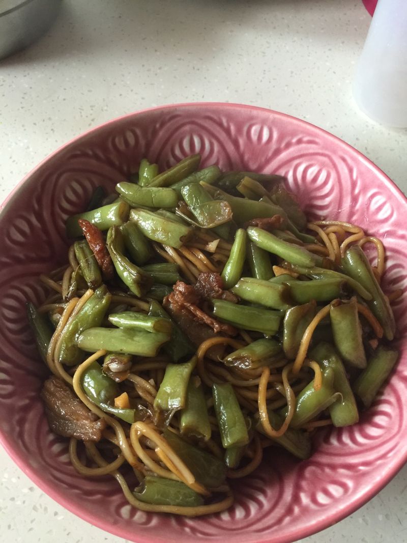 豆角五花肉焖面~嘎嘎好吃呢