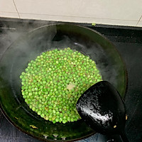 香香炒豌豆的做法图解7
