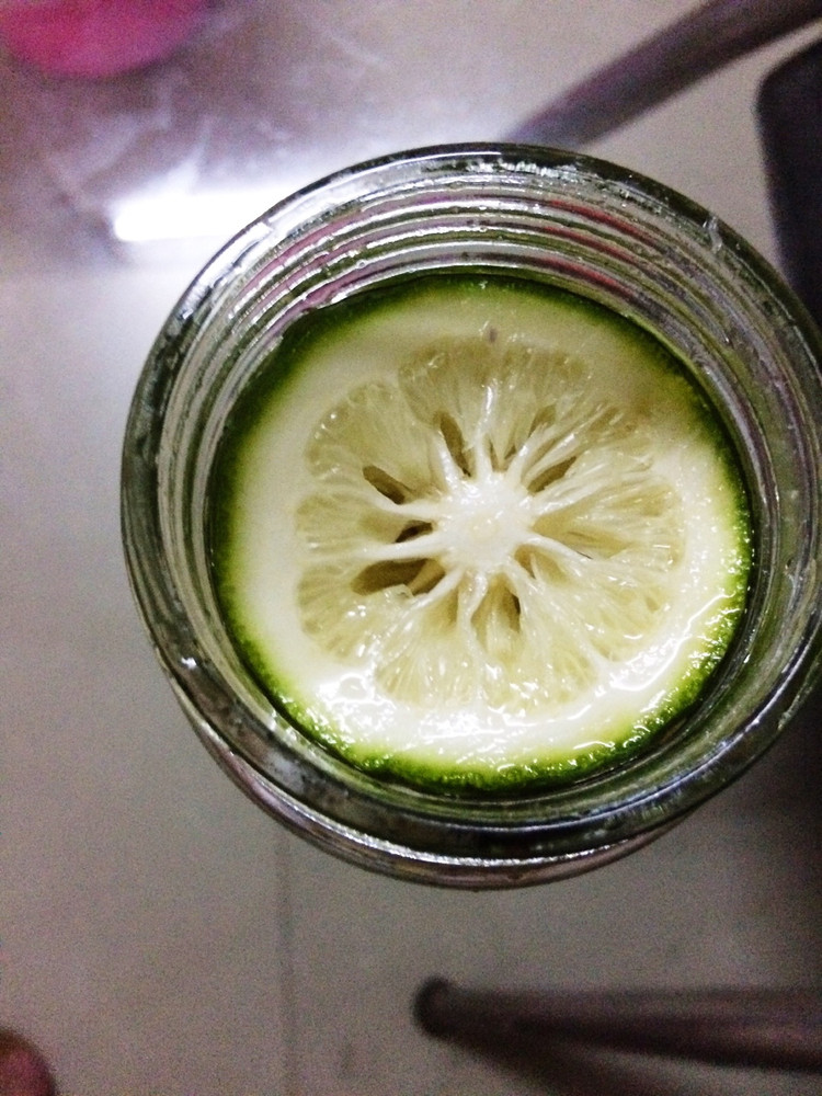 蜂蜜柠檬水的做法