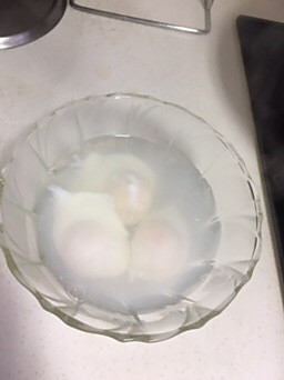 水卧荷包蛋的做法