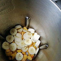 #十分钟开学元气早餐#香蕉黄桃奶昔的做法图解3