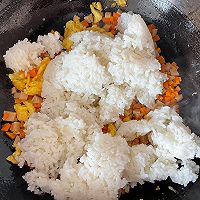 胡萝卜火腿肠蛋炒饭的做法图解8