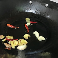 酸菜牛腩的做法图解2
