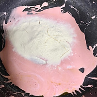 草莓牛扎糖的做法图解4