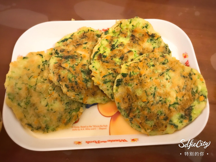奶香鸡蛋蔬菜饼的做法