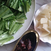 冬季下饭菜，豆豉鱼炒土豆油麦菜的做法图解2