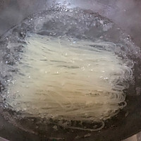 极鲜螺狮粉的做法图解3