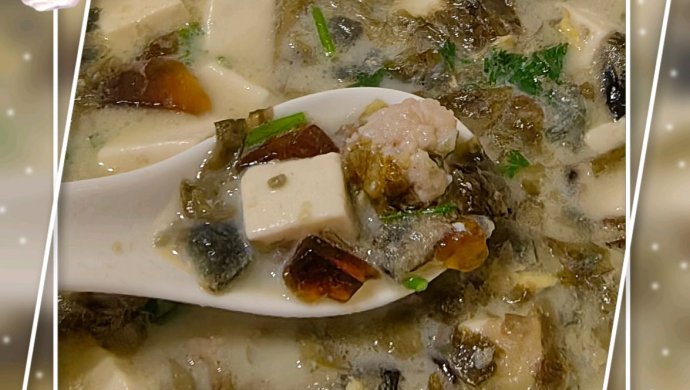 鲜掉眉毛的皮蛋豆腐紫菜汤
