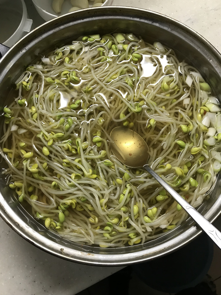 【韩剧】美味豆芽汤的做法