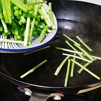 芦蒿炒三层肉的做法图解4