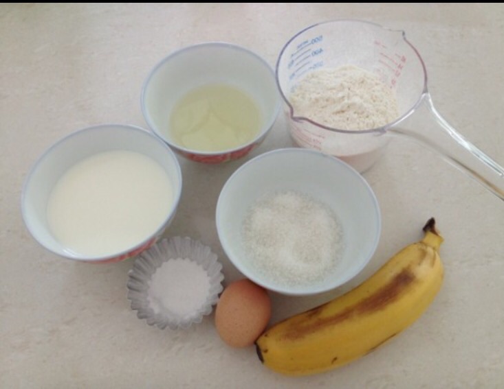 低脂香蕉松糕#熙悦食品低筋粉#的做法图解1
