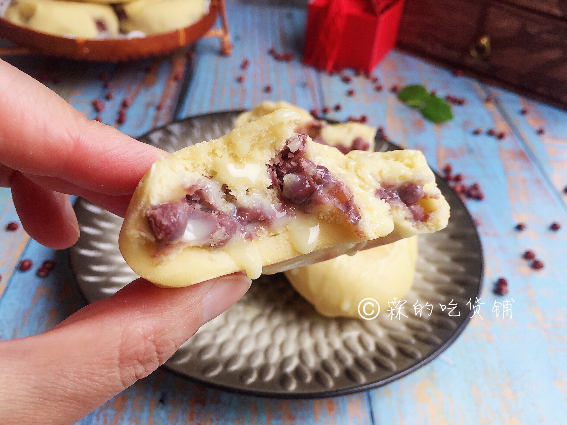 Corn flour, honey, red bean cake