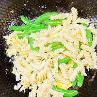 #中小学生做饭指南#甜豆鸡蛋炒意面的做法图解5