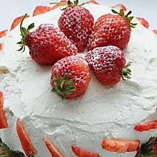 草莓奶油蛋糕（6寸戚风）