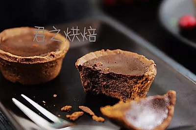 最喜欢吃甜品了，可是好怕胖哦——来个特别小的巧克力挞吧？