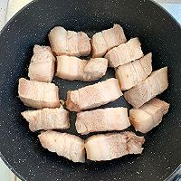 低油脂焦香红烧肉—不放油且三次去油版的做法图解3