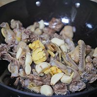 一锅乱炖川味仔鸭，米饭杀手拌饭一绝的做法图解2