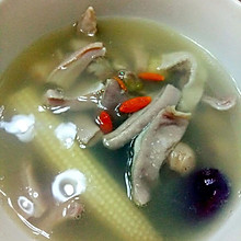 夏季莲子绿豆猪肚汤