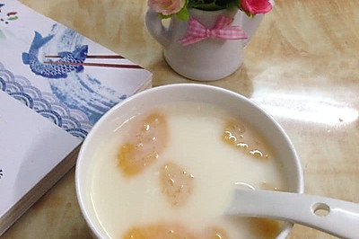 牛奶木瓜雪耳糖水