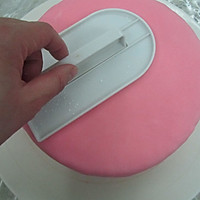 HOLLETKITY粉色双层翻糖蛋糕#九阳烘焙剧场#的做法图解24