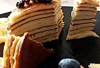 #换着花样吃早餐#简单快手又健康的香蕉松饼的做法