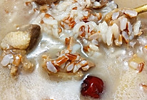 养气补血的营养粥:鸽子排骨红米粥的做法