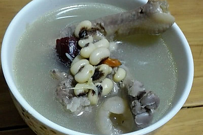 眉豆煲鸡脚