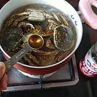 #中秋宴，名厨味#盐水大闸蟹的做法图解3