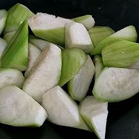 水瓜鸡蛋肉片汤的做法图解4