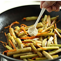 茄子炒鸡丝的做法图解5