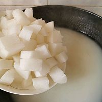 濃郁美味的干貝蘿蔔湯的做法图解5