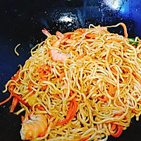 #精品菜谱挑战赛#鲜虾炒碱面的做法图解12