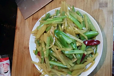 芹菜炒土豆丝