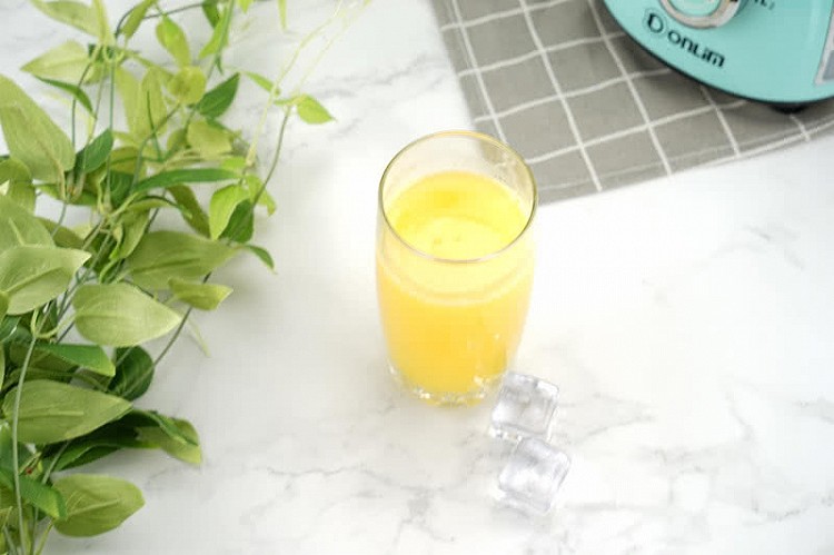 【夏日清爽果汁】香橙汁的做法