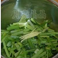 核桃炝芹菜的做法图解6