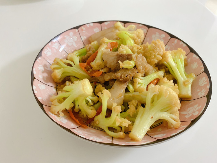 花菜炒肉的做法