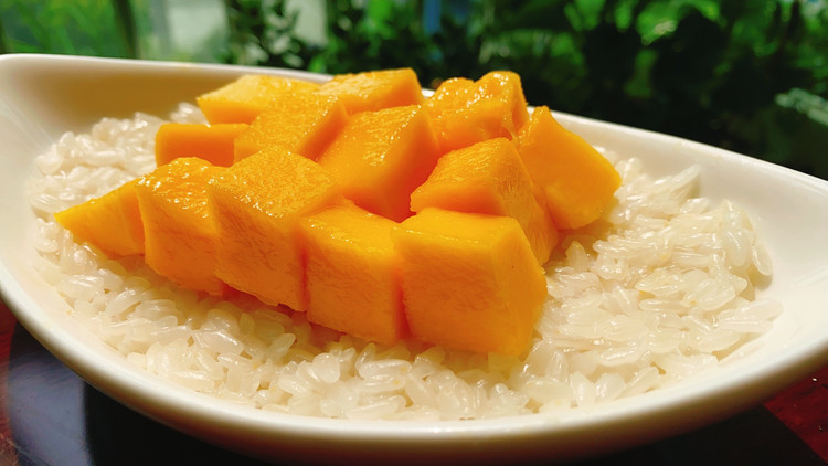 去泰国吃不厌的芒果糯米饭的做法