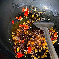 火锅底料炒腐竹的做法图解5