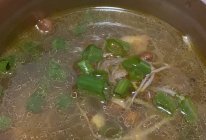 豌豆芽鸡汤的做法